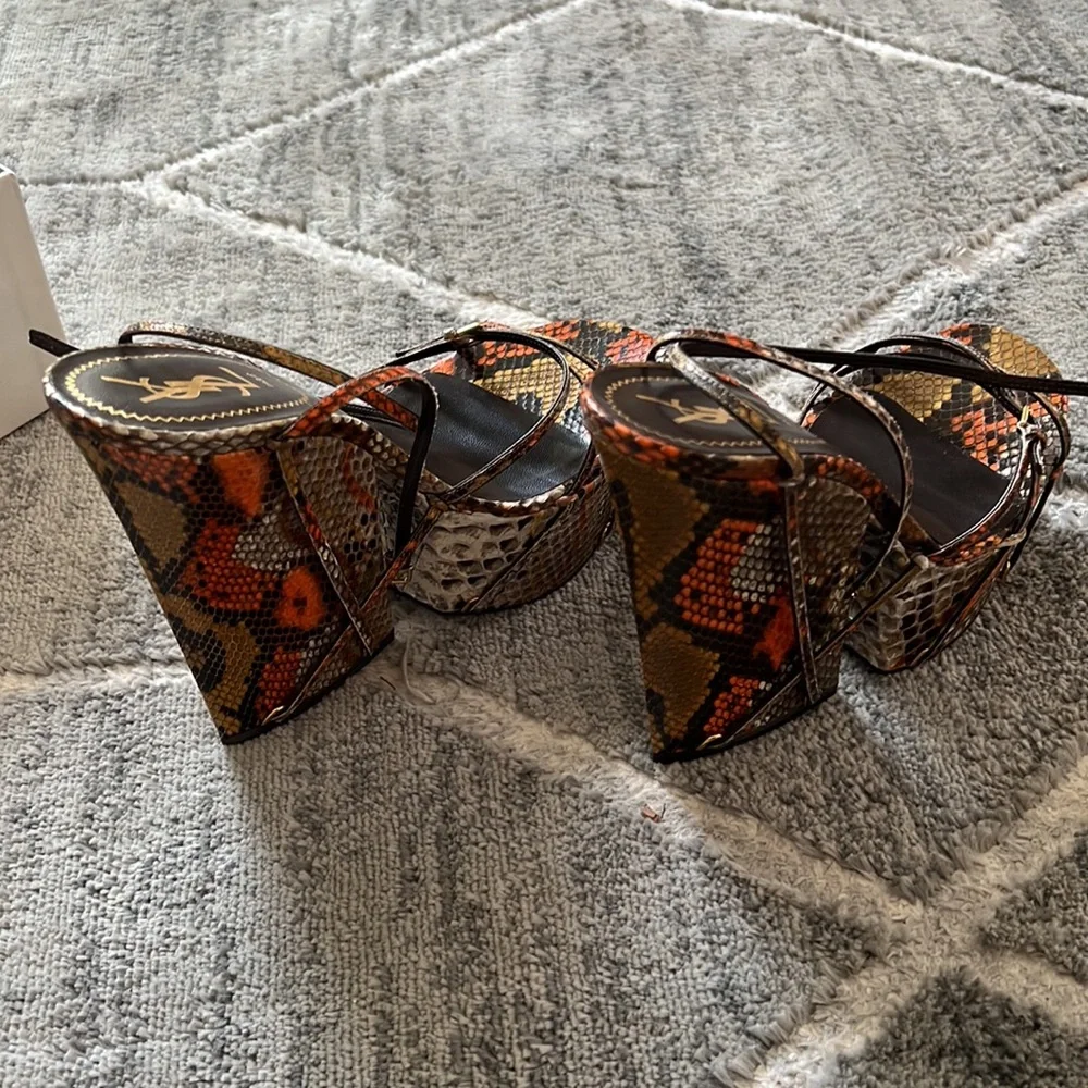 YSL size 41 snake skin wedges. Never worn! - Picture 3 of 6